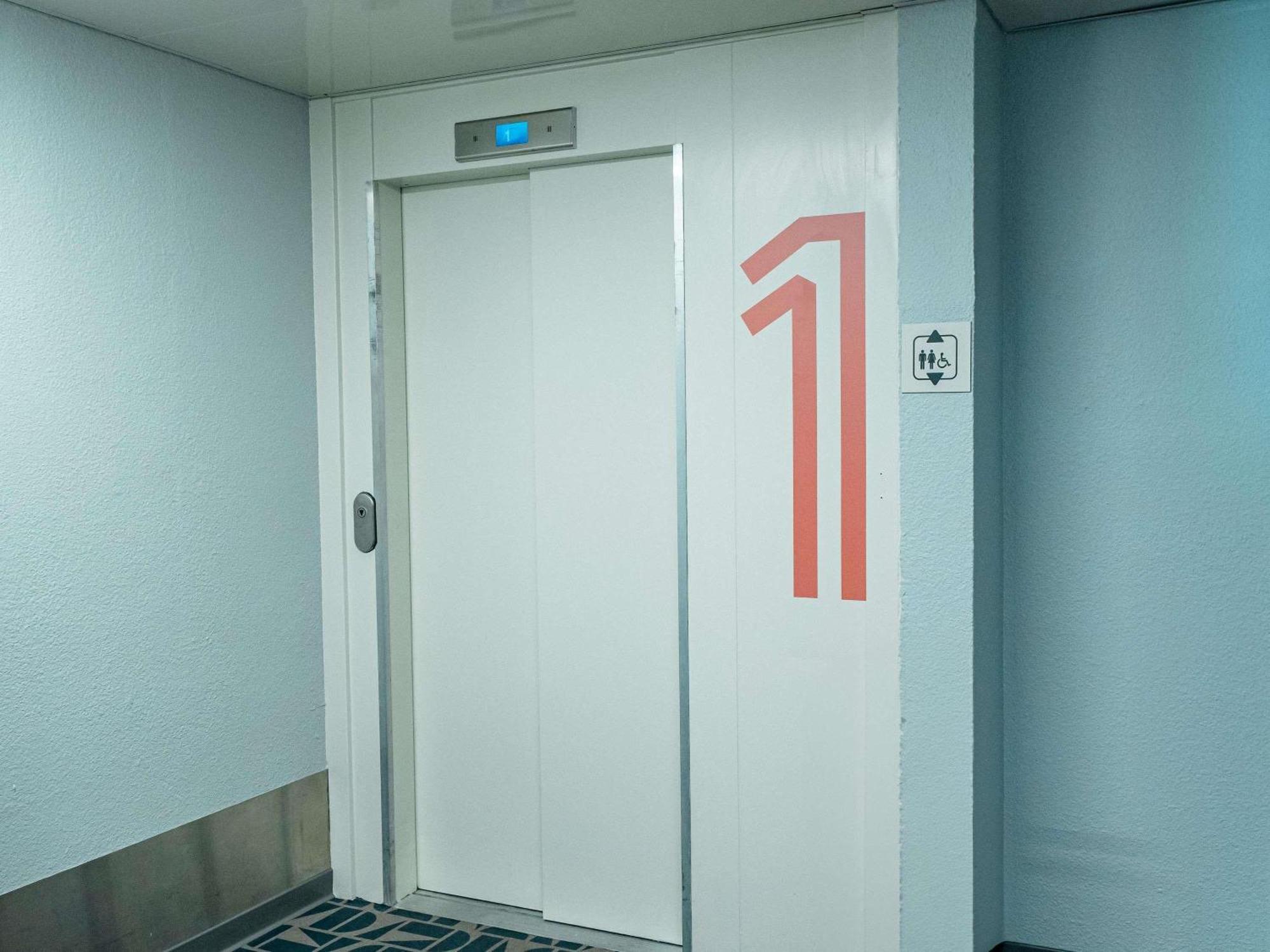 Ibis Budget Narbonne Est Narbona Exterior foto